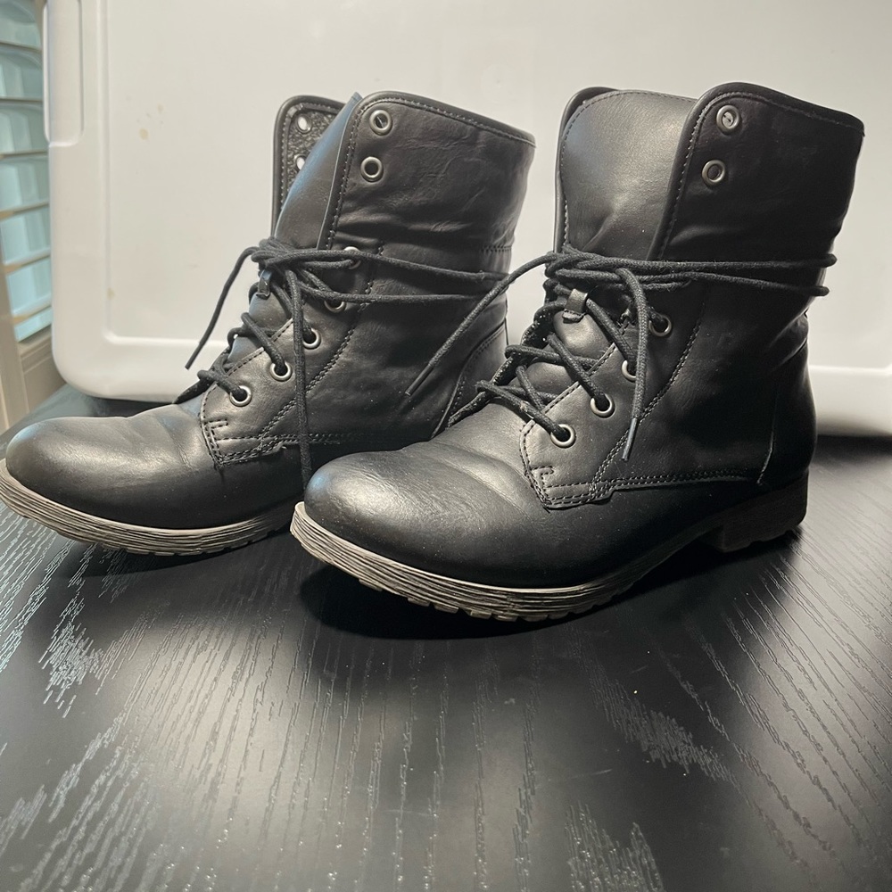 Rock & Candy lace up combat boots
